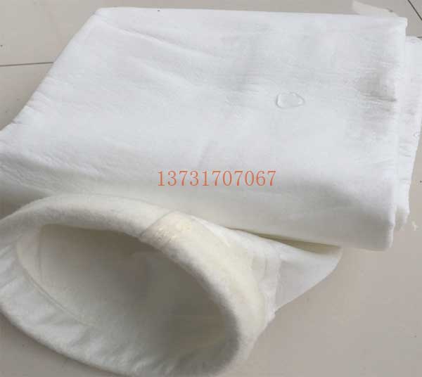 拒水防油除塵布袋適用于含濕量較大的場(chǎng)合 拒水防油除塵布袋適用于含濕量較大的場(chǎng)合