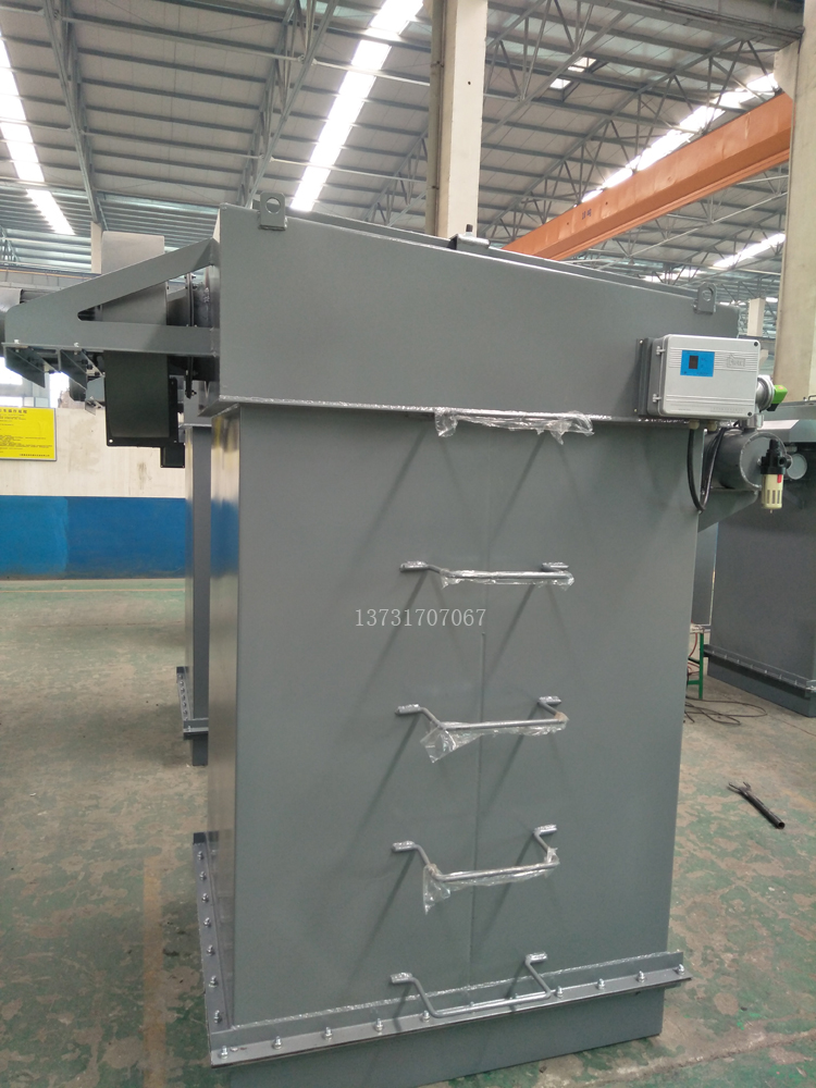 2018年最新研發(fā)15m2、25m2倉(cāng)頂布袋除塵器投放市場(chǎng)