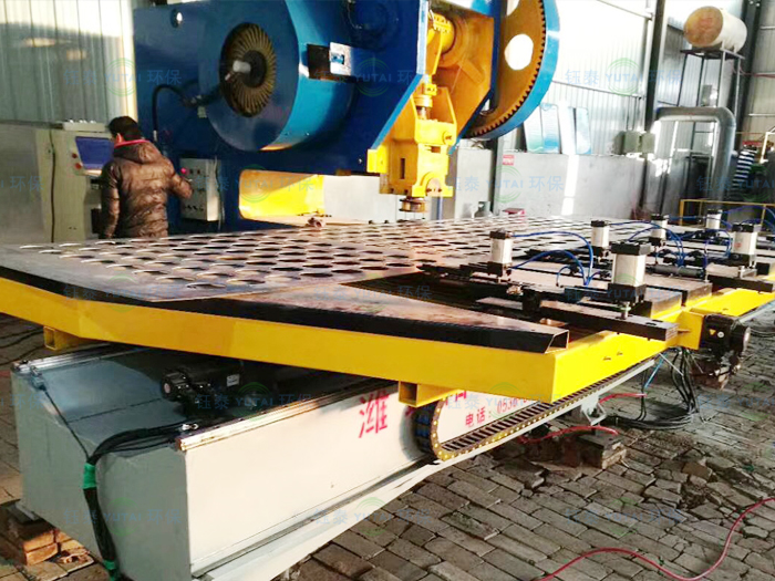 公司新購(gòu)入一臺(tái)500T除塵器花板自動(dòng)沖床 公司新購(gòu)入一臺(tái)500T除塵器花板自動(dòng)沖床